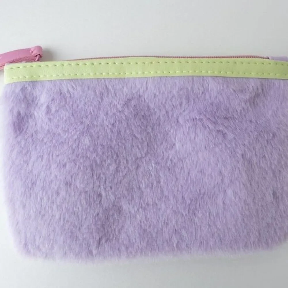 5/$20 NWOT Ipsy Glam Bag January 2023‎ Purple Fuzzy Faux Fur Makeup Bag